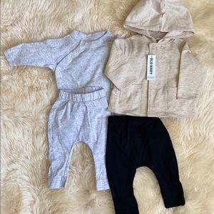 Old Navy Unisex Lot (0-3 months) NWT